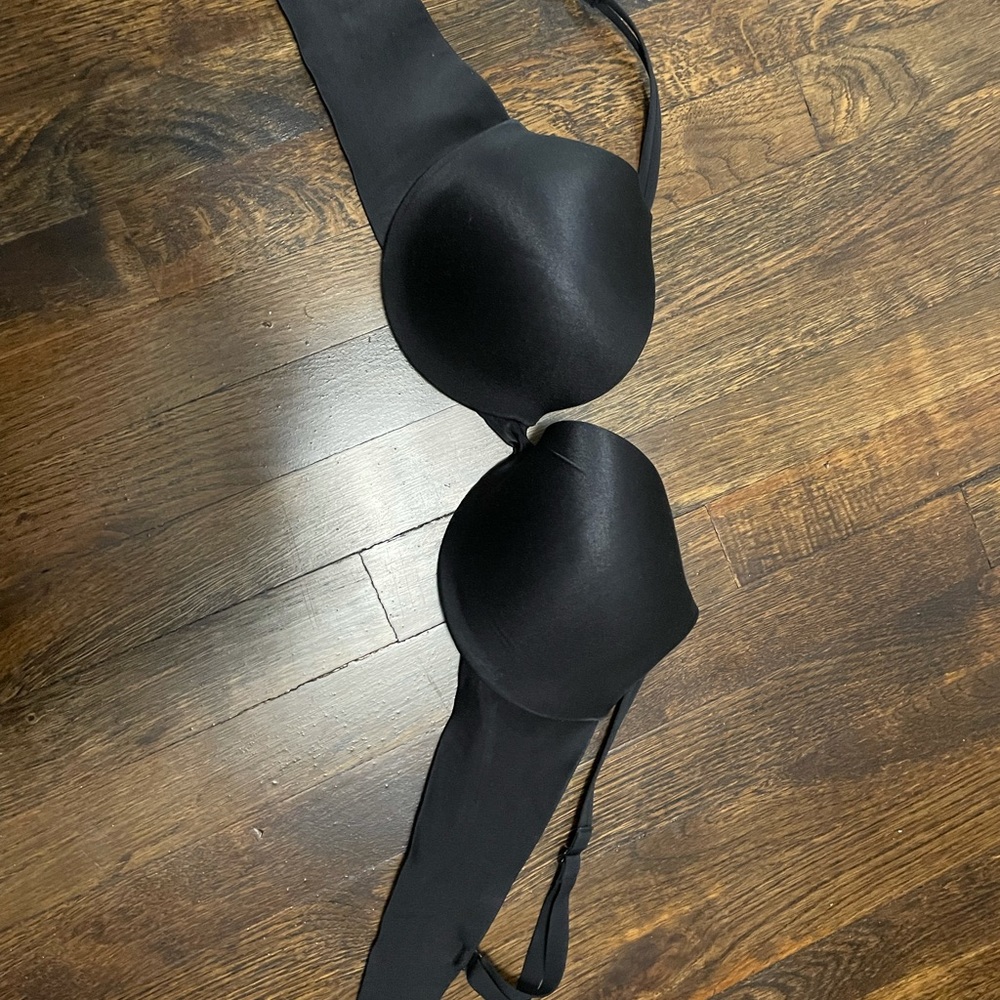 Black padded bra